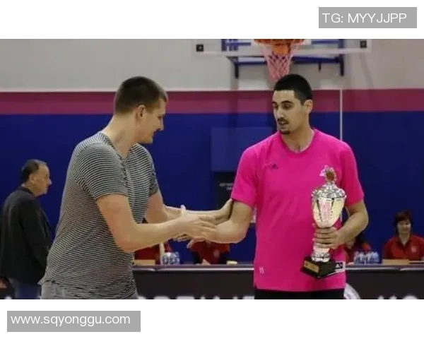 飞虎翱翔空中锡安暴扣震撼全场 文班亨利起跳未果沦为背景板 飞虎翱翔空中锡安暴扣震撼全场 文班亨利起跳未果沦为背景板