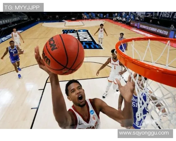 费尔顿鼓励莫布里学习加内特心态每场比赛都要展现狠劲与统治力 费尔顿鼓励莫布里学习加内特心态每场比赛都要展现狠劲与统治力