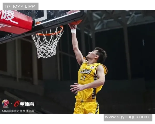 感受小杨施压下克林根45度三分远投稳稳命中带来关键得分