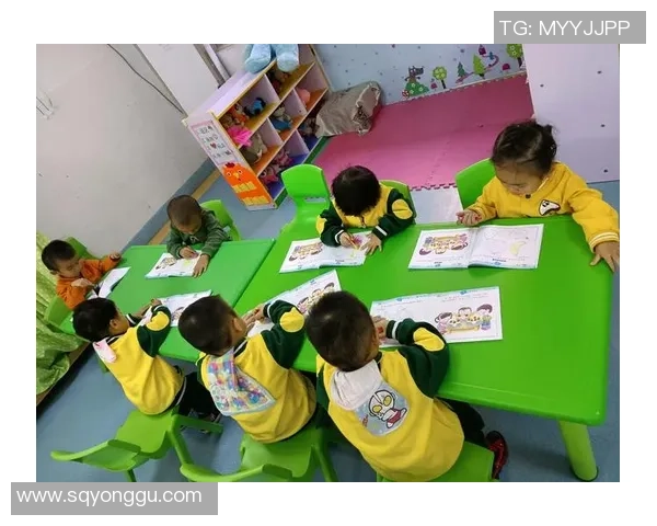 高诗岩妻子分享带娃日常照，幸福时光满溢，陪伴成长的每一个瞬间