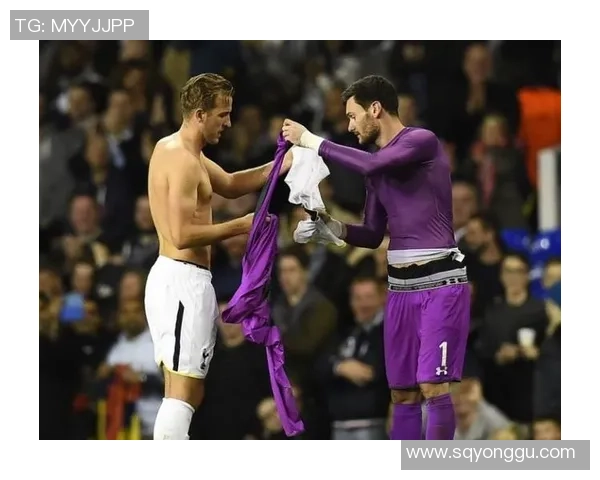 凯恩21岁欧联杯上演帽子戏法后客串门将黄油手失误送礼成比赛焦点