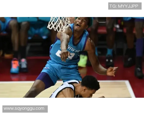 文班如外星人般神奇表现 交叉步后撤打3+1震惊全场